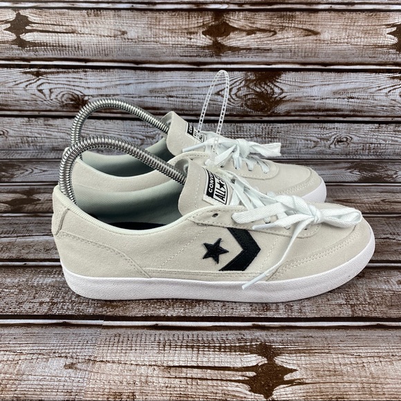 NEW!! Converse Net Star Suede and Leather Sz 6 - Picture 2 of 5